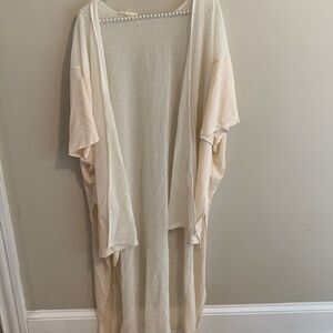 Listicle size small high low short sleeve cardigan ivory color